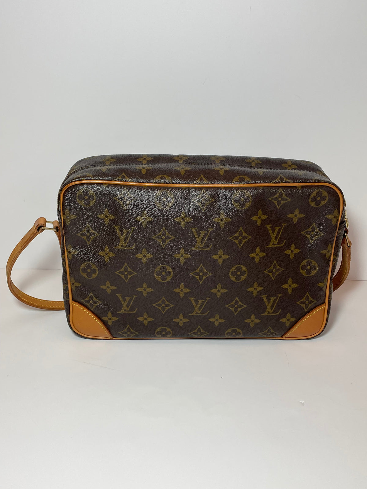 Preloved Vintage Louis Vuitton Canvas Trocadero 30 Bag