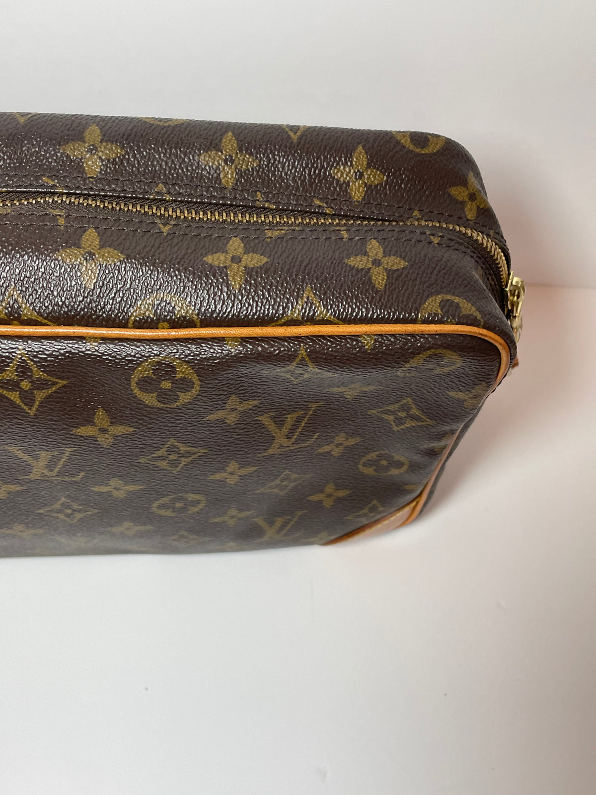Preloved Vintage Louis Vuitton Canvas Trocadero 30 Bag