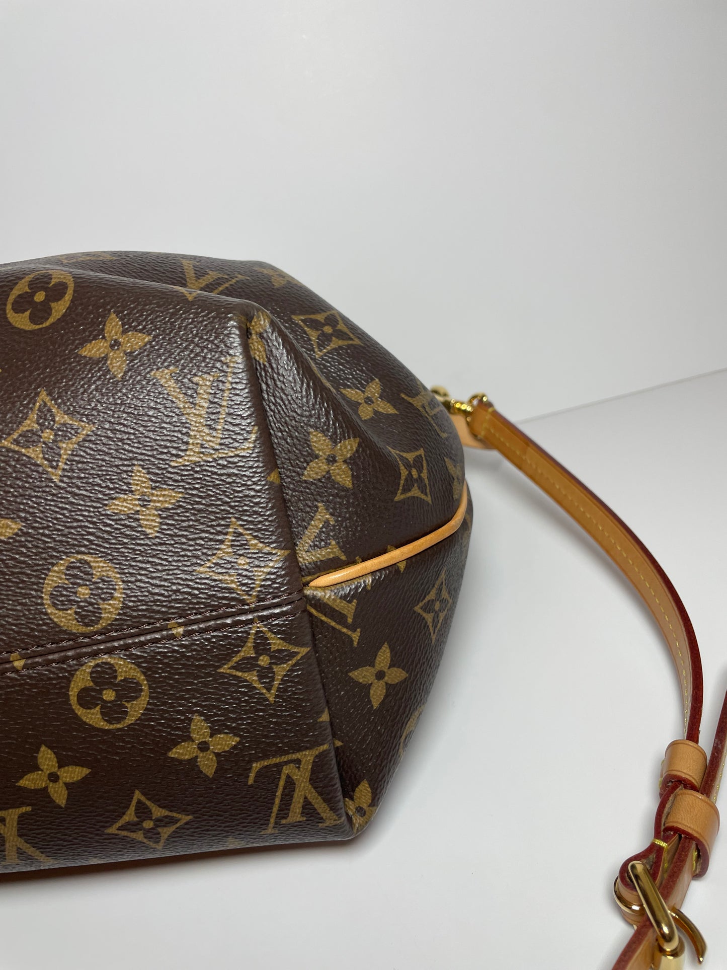 Preloved Louis Vuitton Monogram Turenne Tote Bag, MM