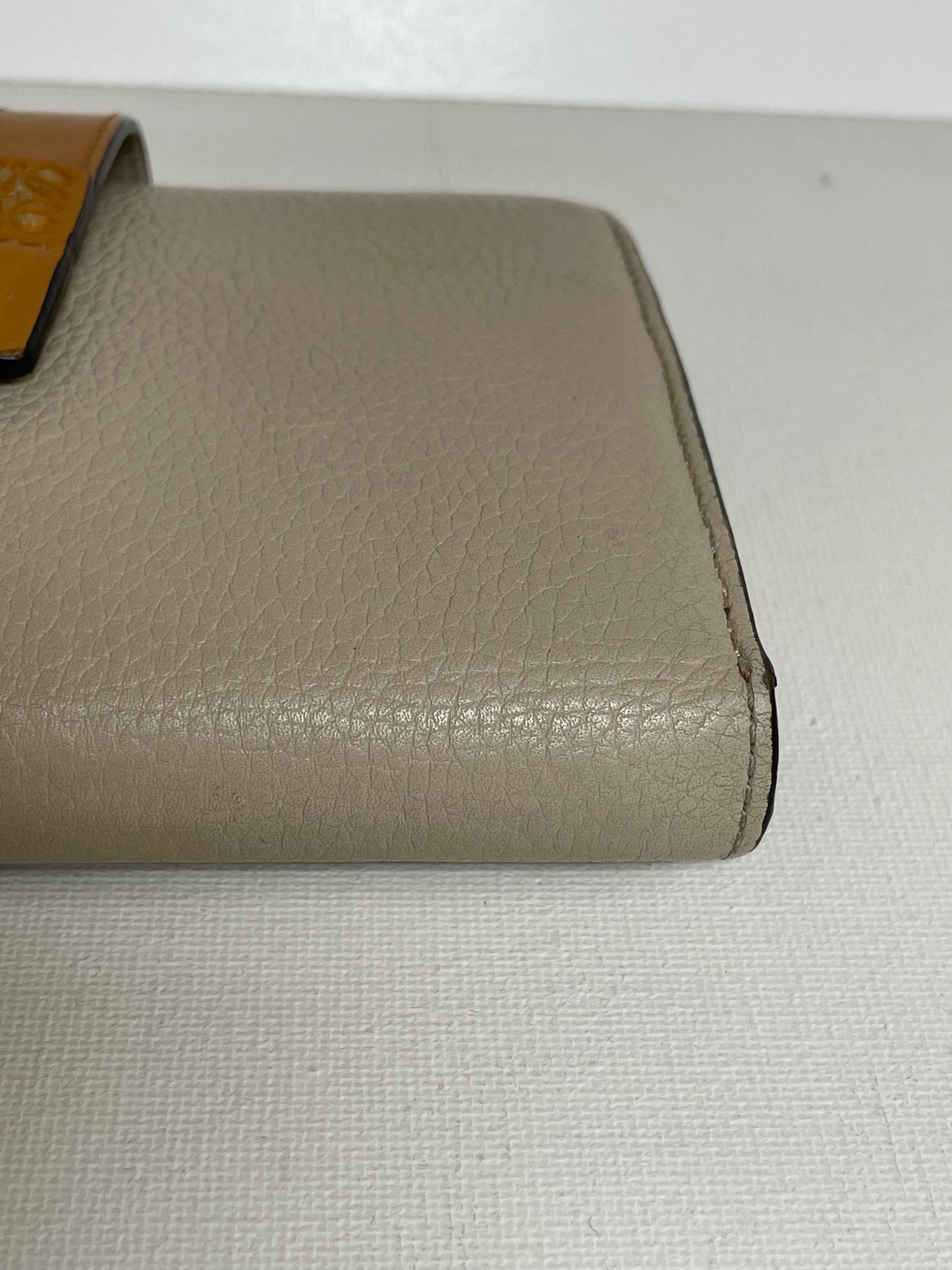 Preloved Loewe Bi Fold Wallet, Medium