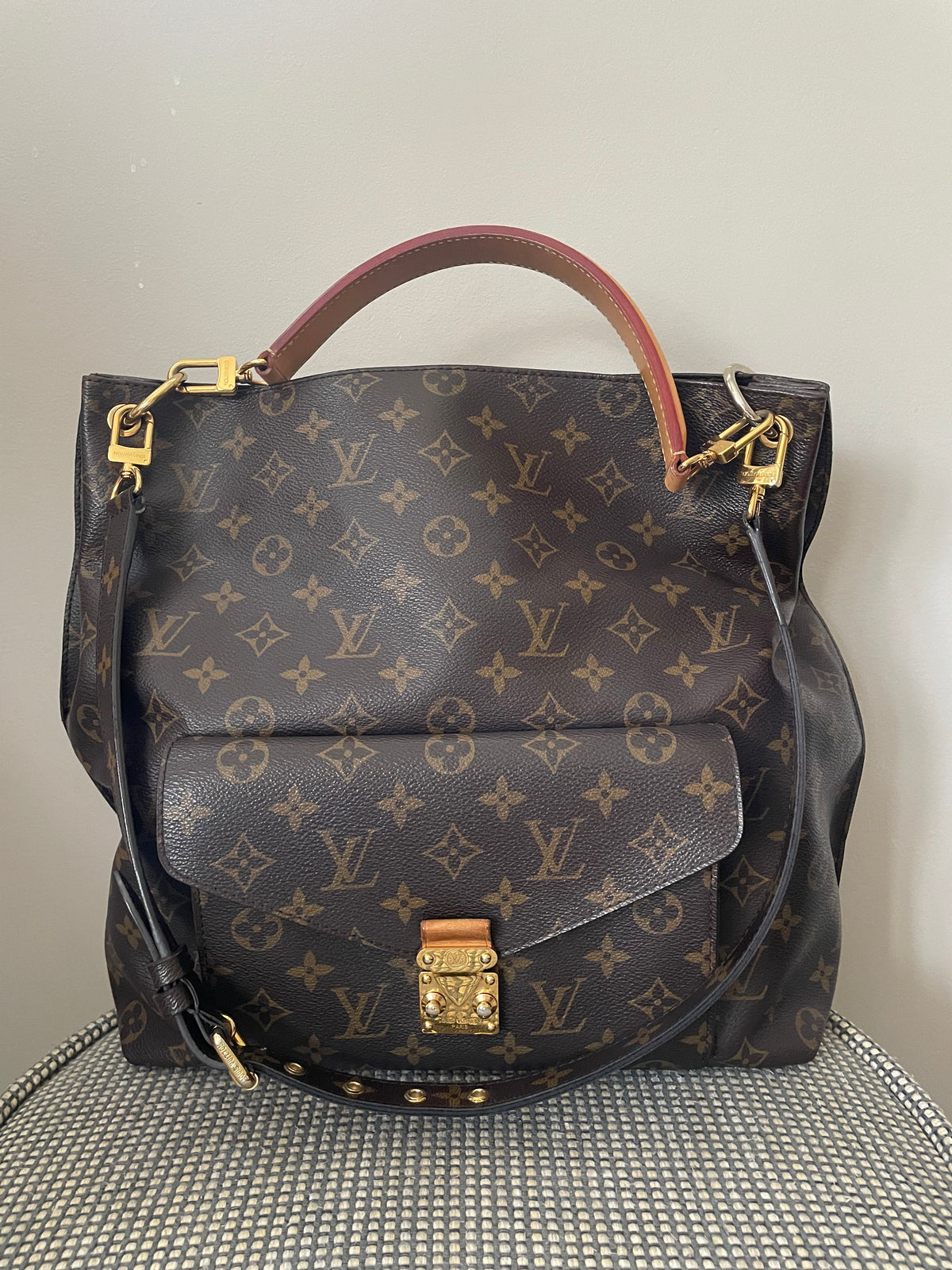 Preloved Louis Vuitton Metis Hobo Shoulder Bag