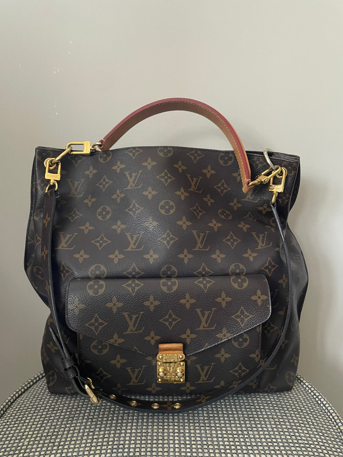 Preloved Louis Vuitton Metis Hobo Shoulder Bag