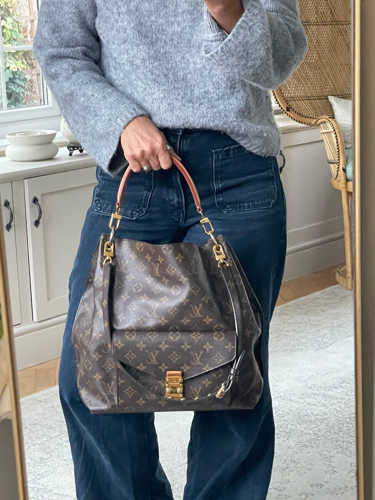 Preloved Louis Vuitton Metis Hobo Shoulder Bag