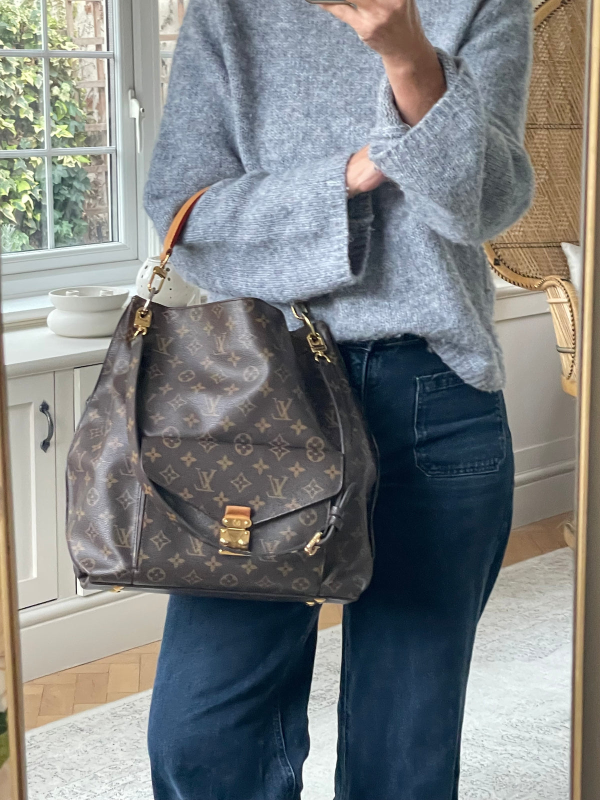 Preloved Louis Vuitton Metis Hobo Shoulder Bag