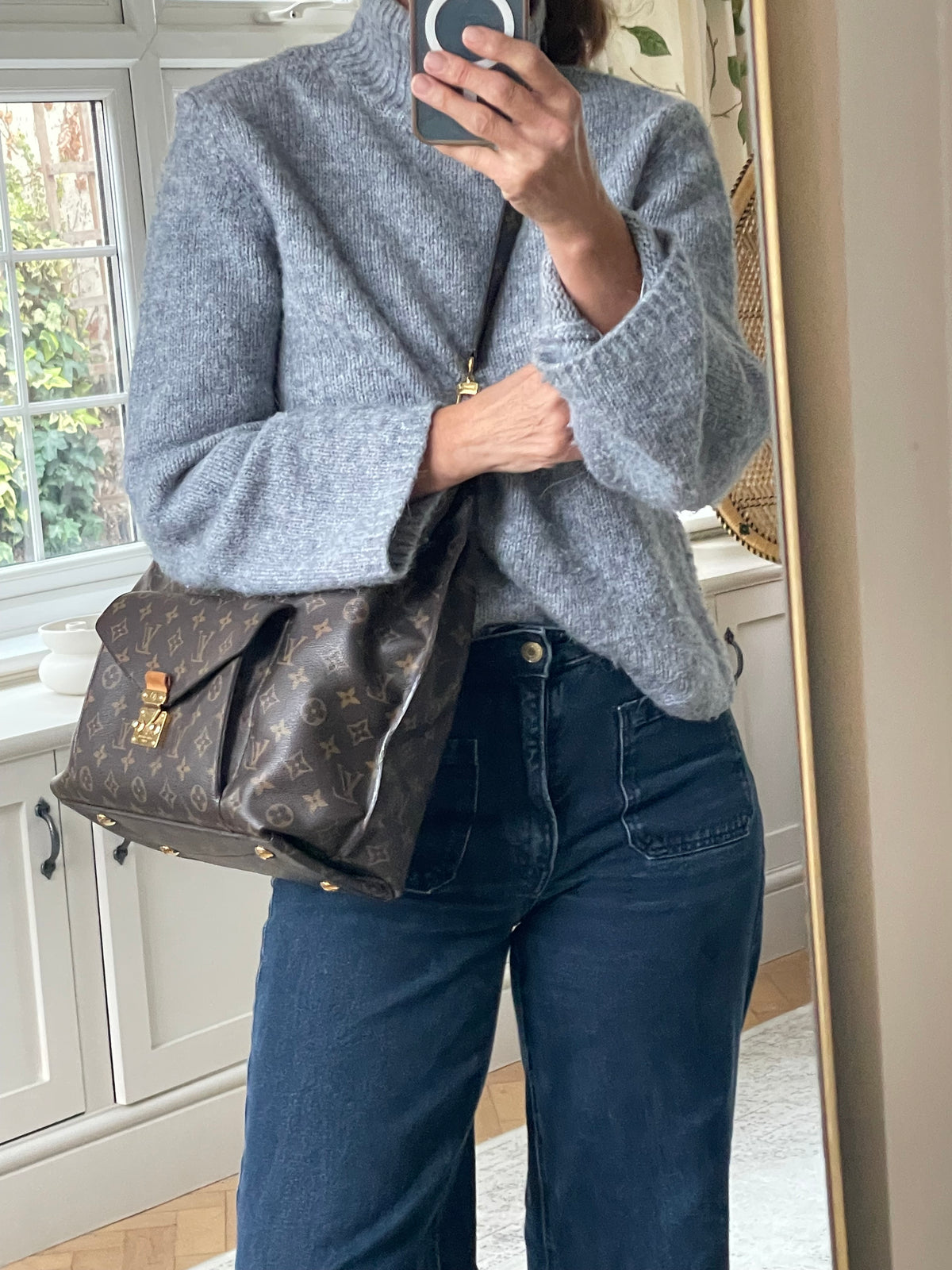 Preloved Louis Vuitton Metis Hobo Shoulder Bag