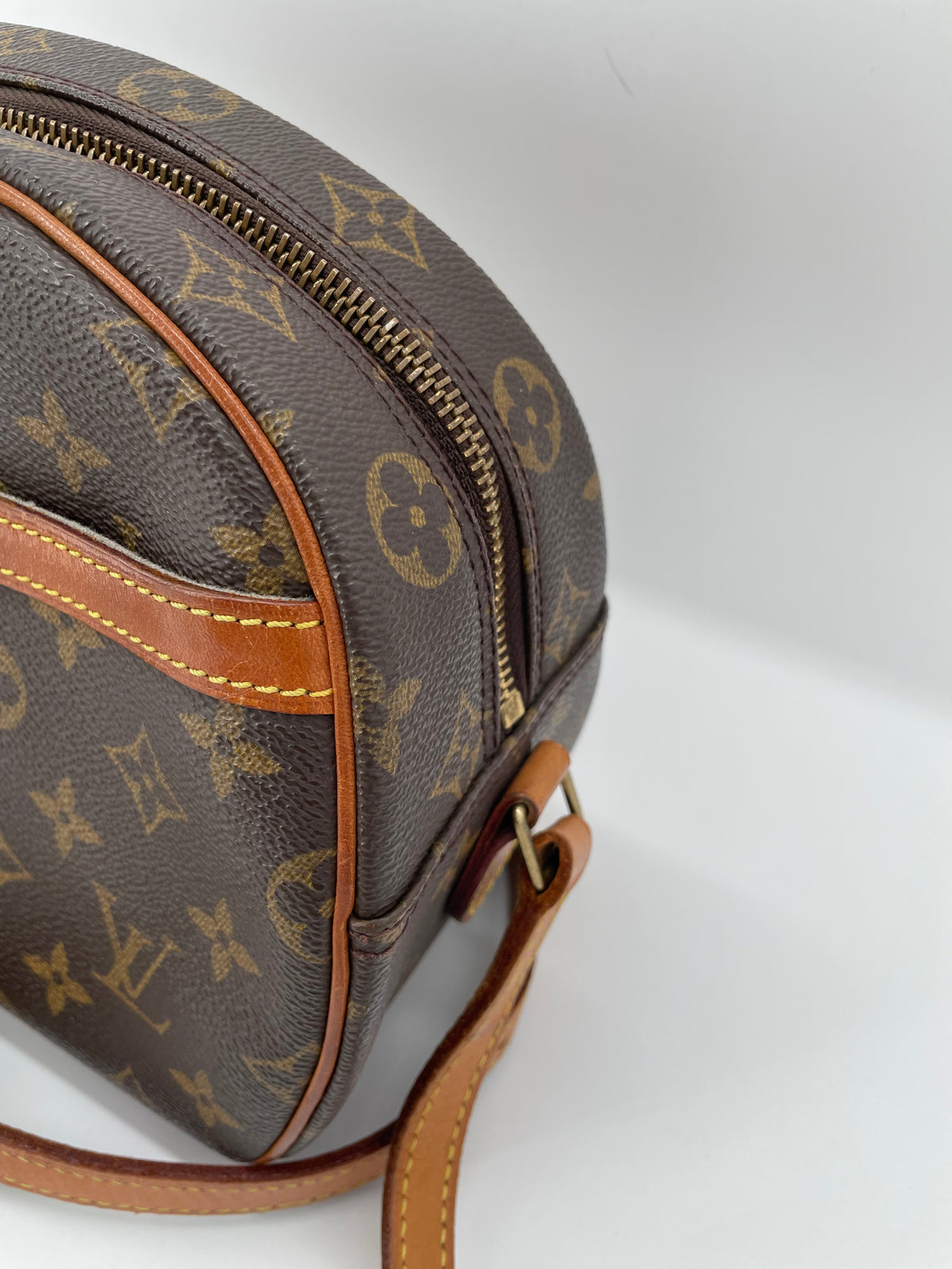 Preloved Louis Vuitton Blois Camera Bag