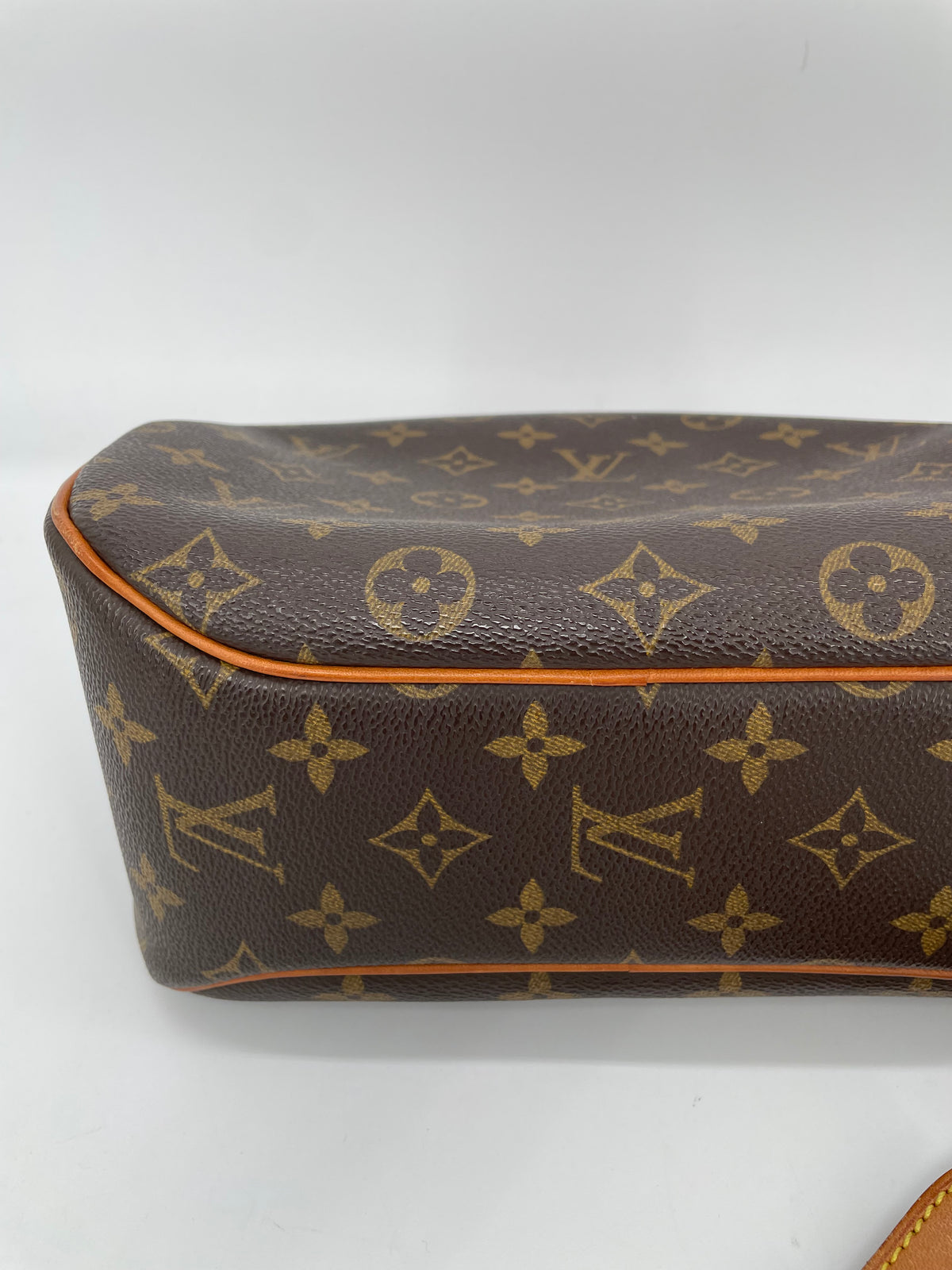 Preloved Louis Vuitton Blois Camera Bag