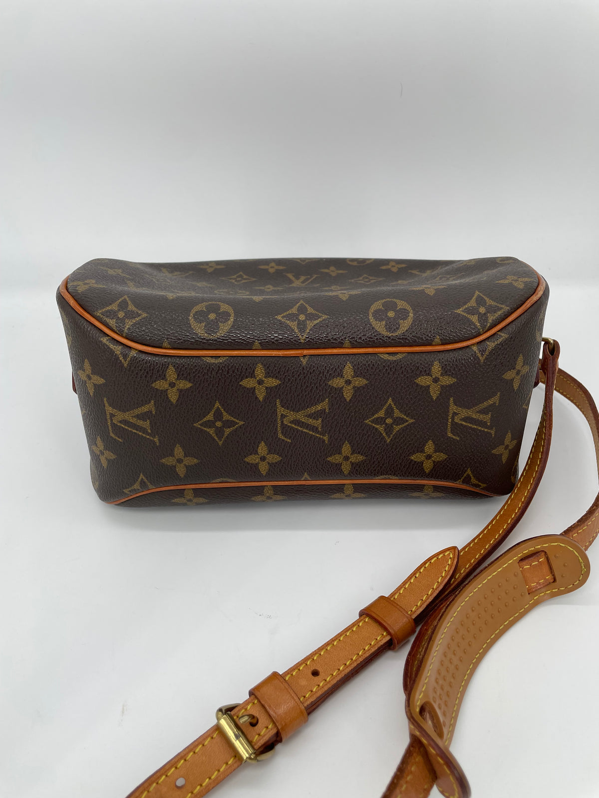 Preloved Louis Vuitton Blois Camera Bag