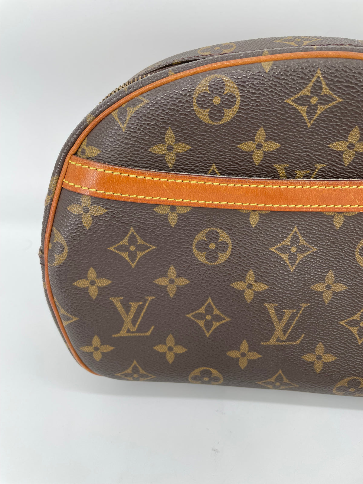 Preloved Louis Vuitton Blois Camera Bag