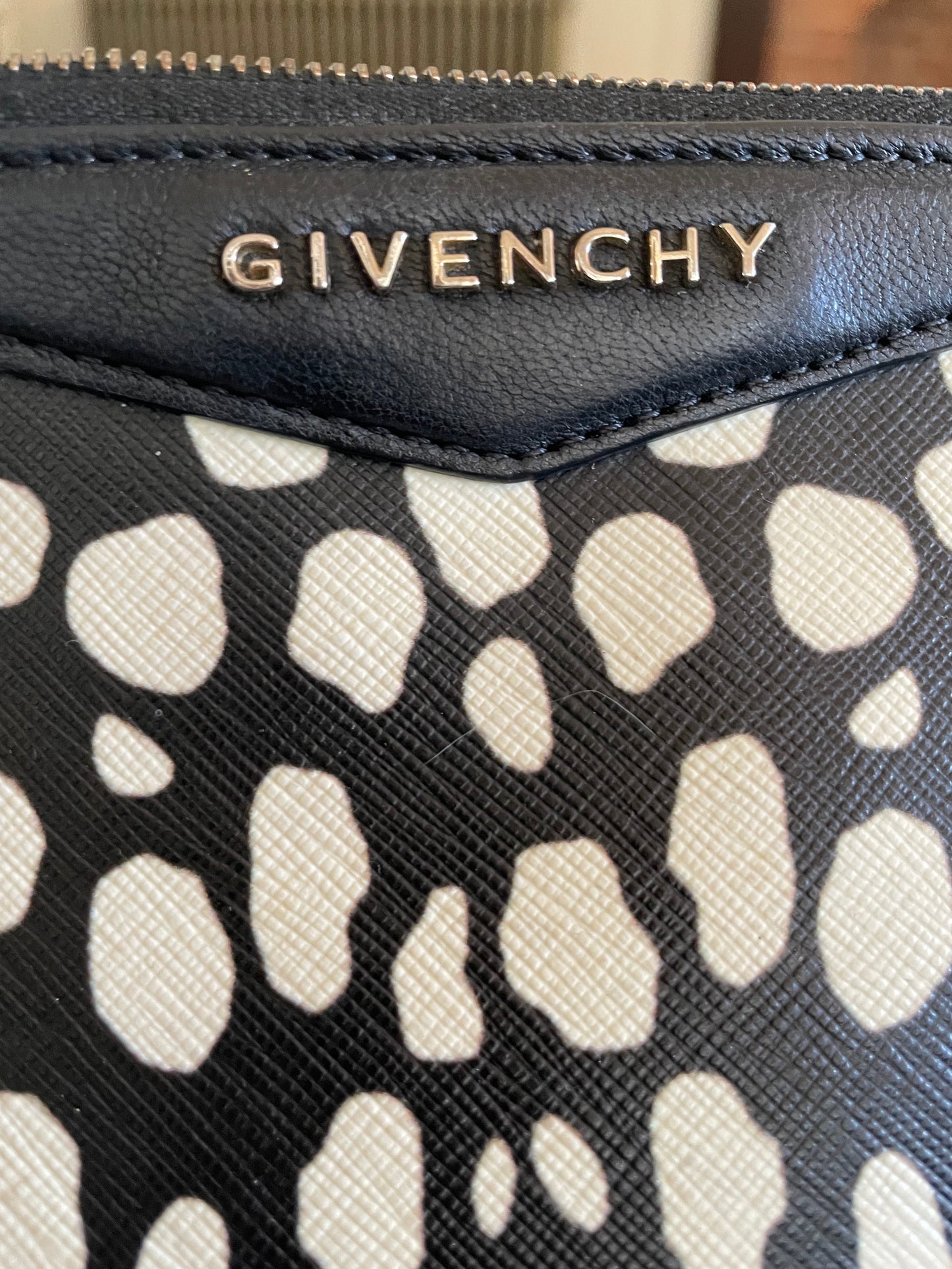 Preloved Givenchy Antigona Zip Close Pouch