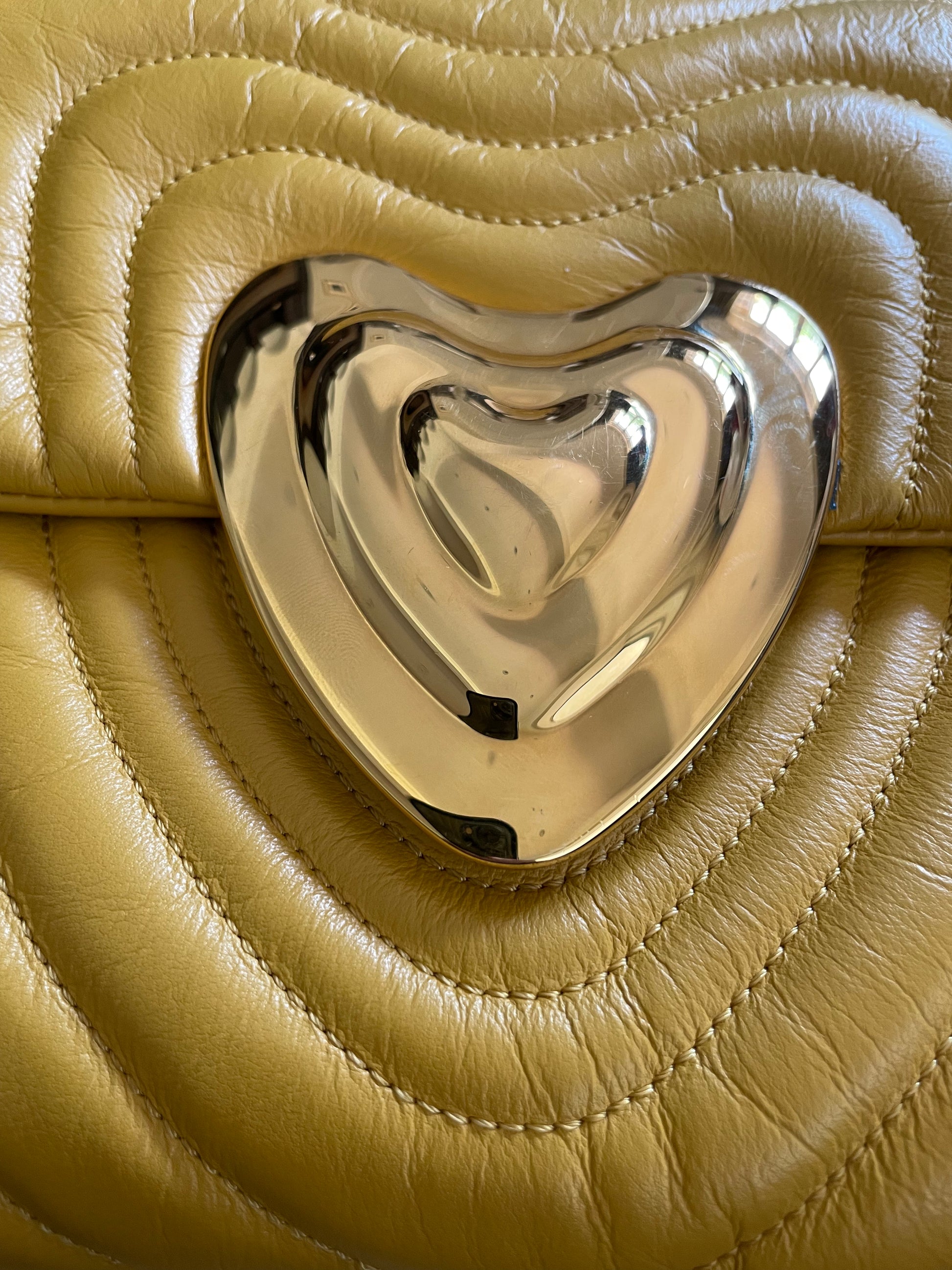 Preloved Escada Heart bag Carry Kind