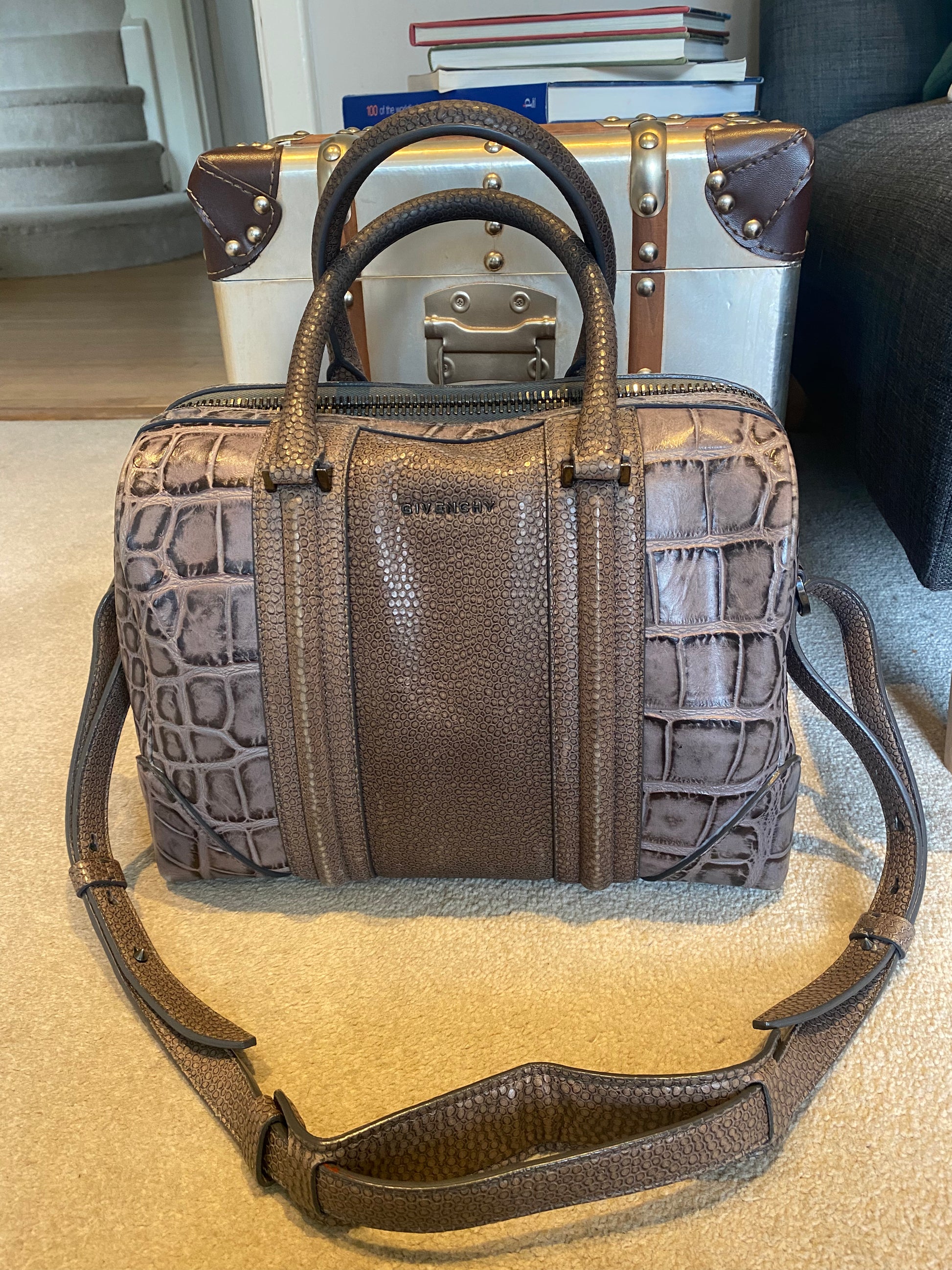 Preloved Givenchy Lucrezia Bowling Bag Carry Kind