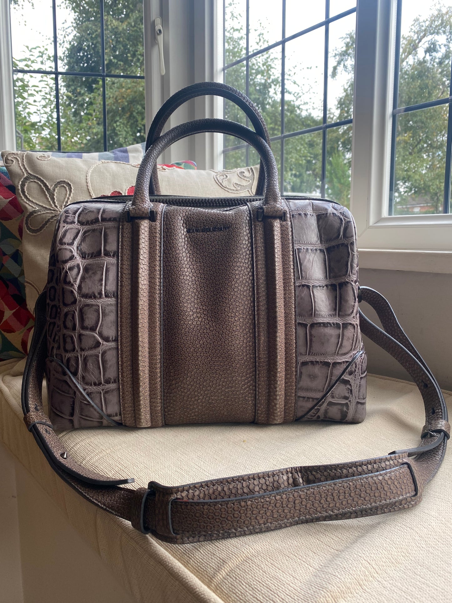 Preloved Givenchy Lucrezia Bowling Bag